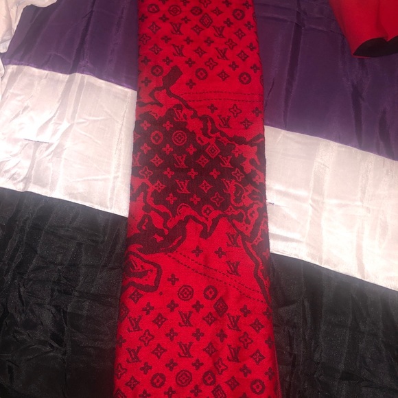 Scarf - Picture 2 of 2